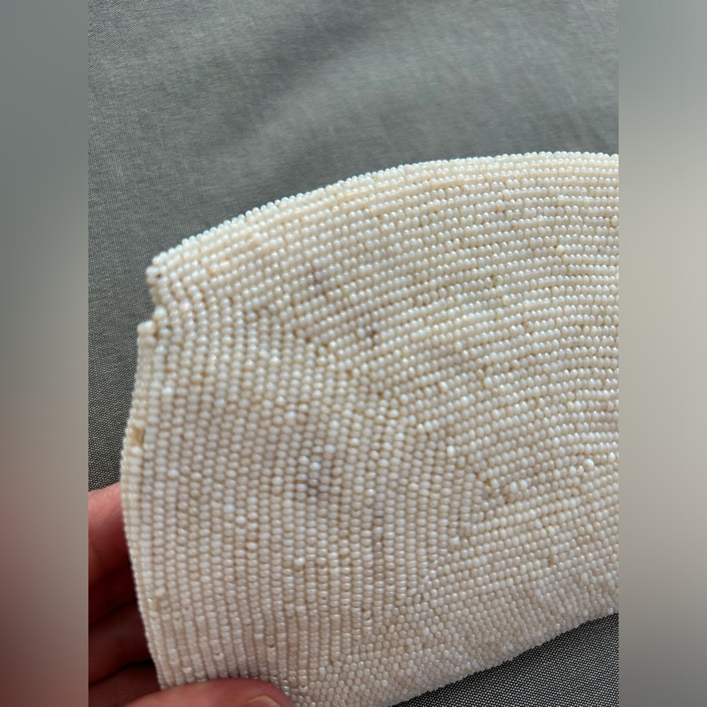 Adorable 1960s Vintage White Beaded Clutch Purse. Great Condition EUC - Picture 5 of 8